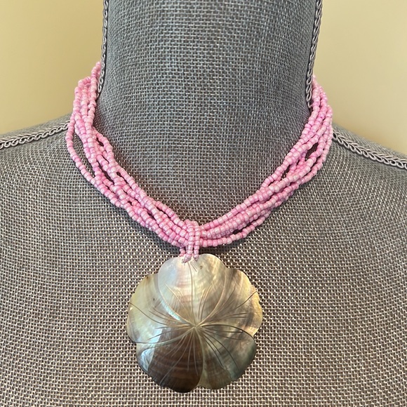SHELL NECKLACE - Picture 2 of 11